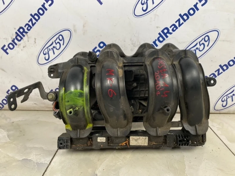 Коллектор впускной Ford Fiesta 2010 1940817 CB1 1.4 (SPJA)