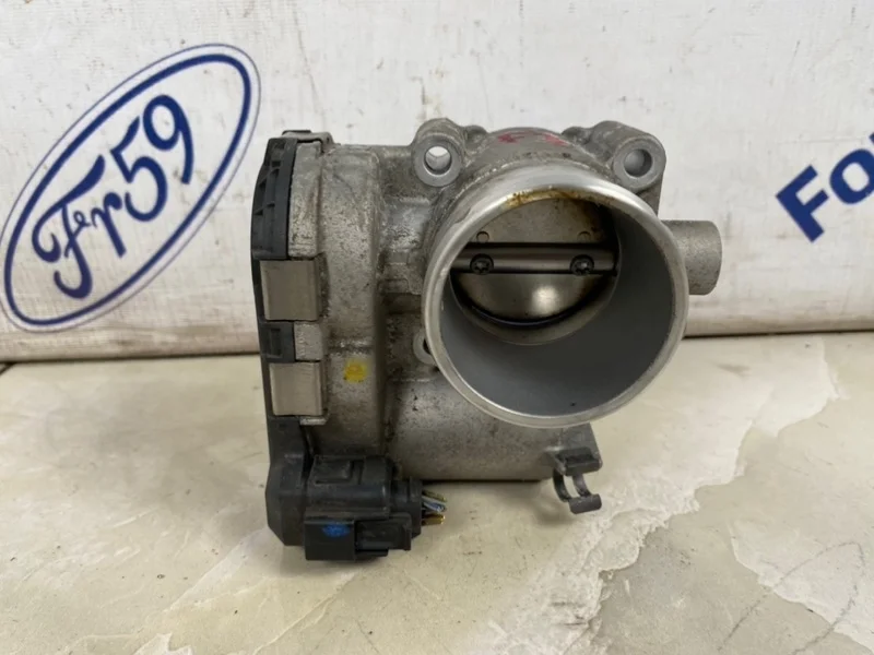 Дроссельная заслонка Ford Fiesta 2010 1745465 CB1 1.4 (SPJA)