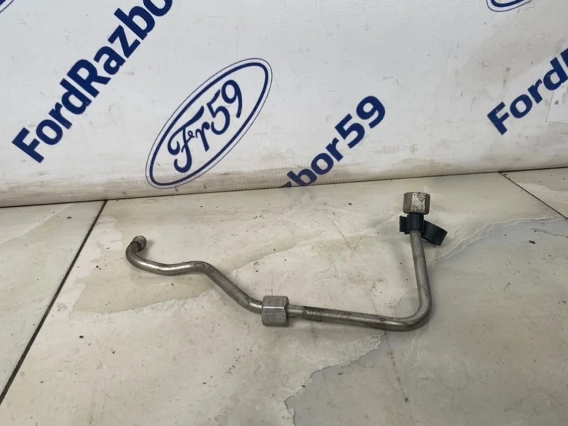 Трубка топливная Audi A4 2006 06F127501N B7 2.0 (BGB)