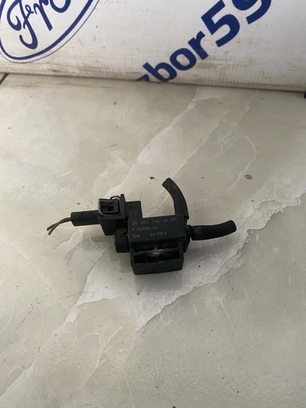 Клапан вакумный Mercedes-Benz Clk-Class 2002-2009 A0025401897 W209 3.2 (M112)