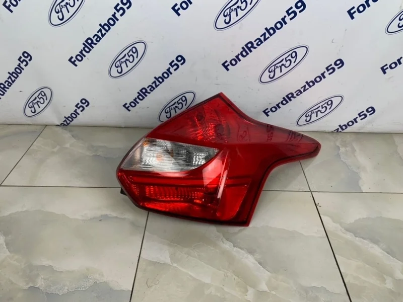 Фонарь Ford Focus 3 2011 1825318 CB8 1.6 (PNDA), задний правый