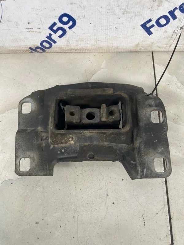 Подушка двигателя Ford Focus 2 2008-2011 1798908 CB4, левая