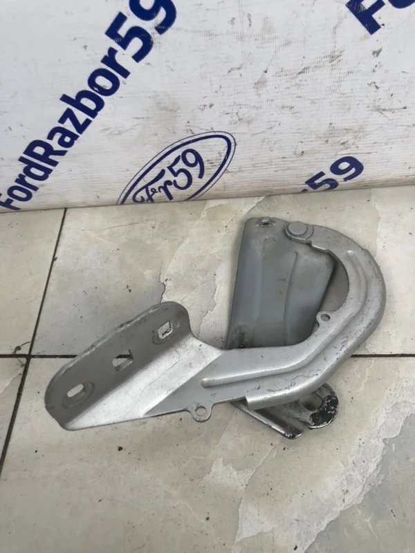 Петля капота Ford Focus 3 2011-2015 1750016 CB8, правая