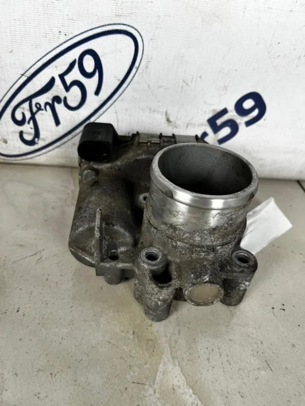 Дроссельная заслонка Ford Fiesta 2012 1745465 CB1 1.4 (SPJC)