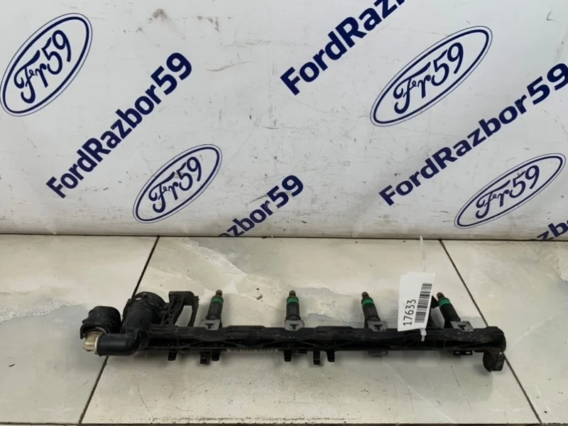 Рампа топливная Ford Focus 2 2009 1698074 CB4 1.6 (SHDA)