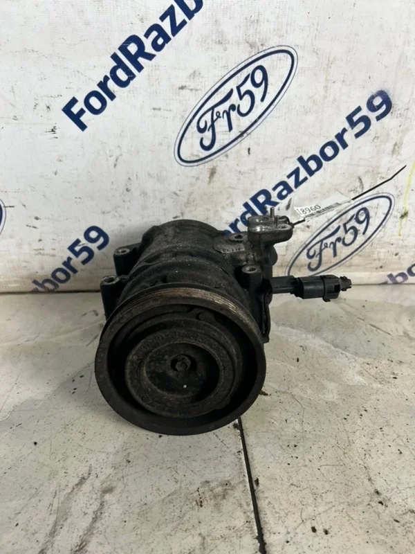 Компрессор кондиционера Hyundai Tucson 2006 977012D700 JM 2.0 (G4GC)