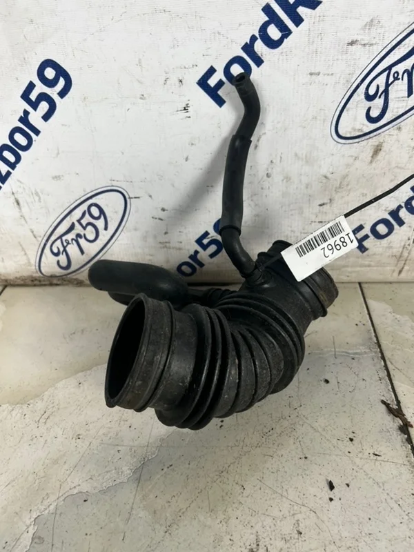 Патрубок воздушного фильтра (гофра) Hyundai Tucson 2006 281392E000 JM 2.0 (G4GC)