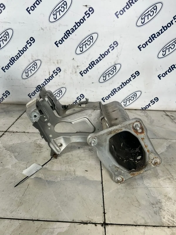 Лонжерон Ford Focus 3 2013 1717877 CB8, передний правый