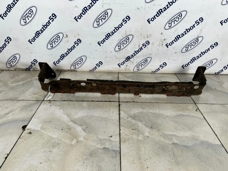 Планка под радиаторы Ford Focus 3 2011 2268709 CB8