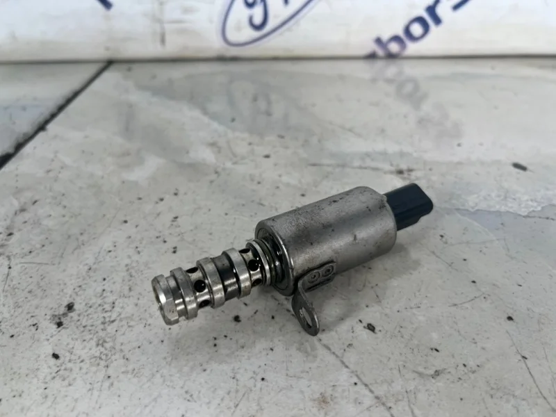 Клапан vvt-i Peugeot 207 2009 1922R7 WC 1.6 (EP6), задний