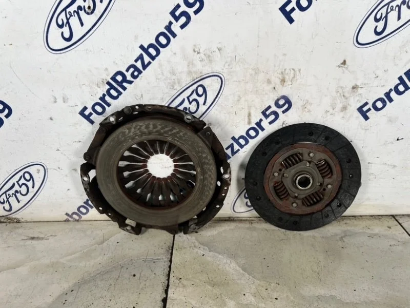 Сцепление (диск + корзина) Renault Megane 2008 8200187171 BM 1.6 (K4M)