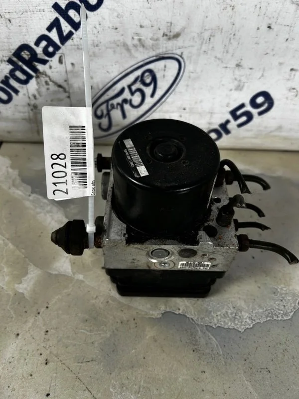 Блок ABS Suzuki Grand Vitara 2008-2012 5611078K40 2.4 (J24B)