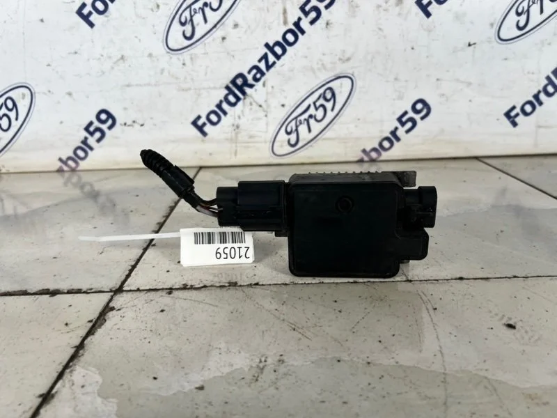 Блок управления вентилятором Ford Focus 3 2013 940002906 CB8 1.6 (T1DA)