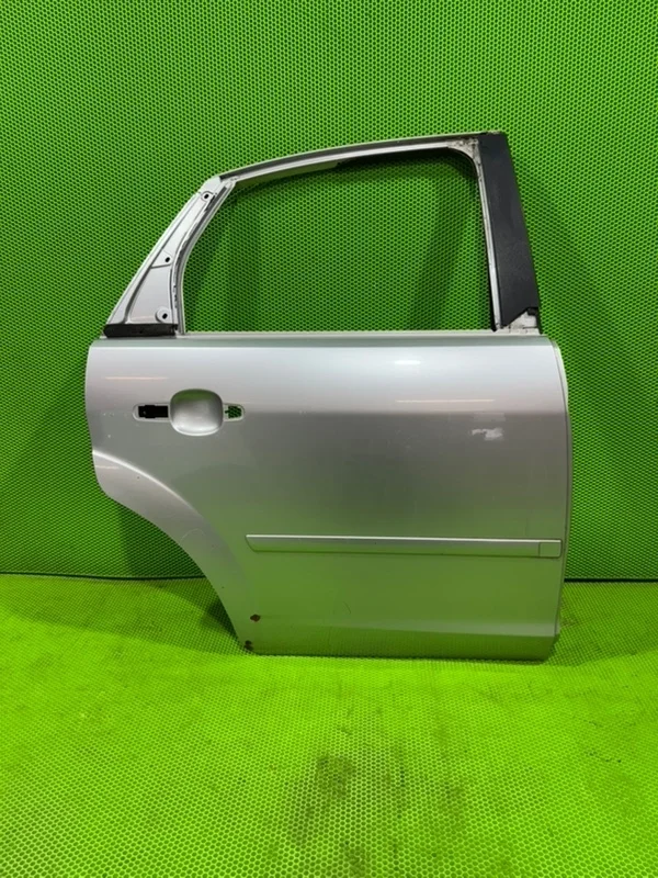 Дверь боковая Ford Focus 2 1702402, задняя правая