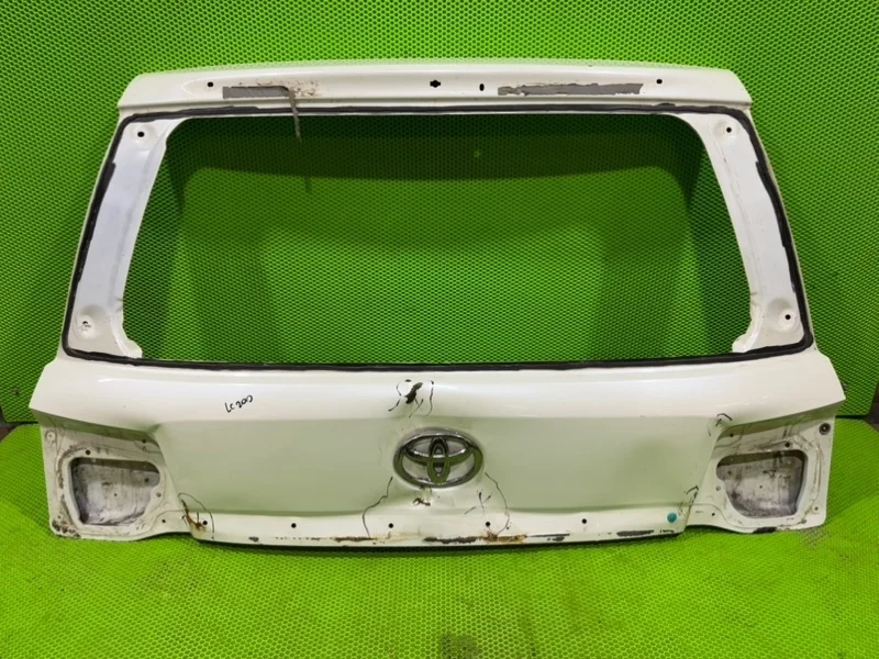Крышка багажника Toyota Land Cruiser 200 6700560D51