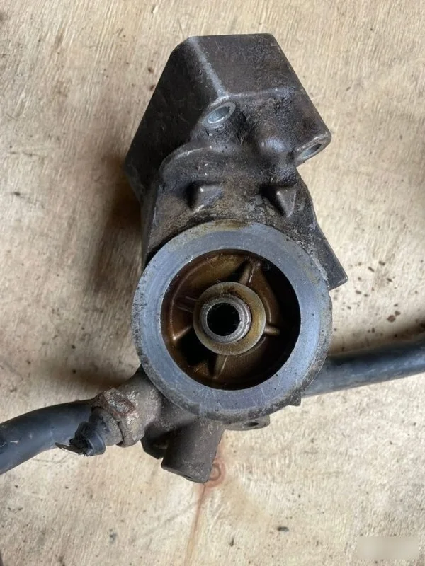 Кронштейн масляного фильтра Audi A4 1996-2001 050115417 ADP