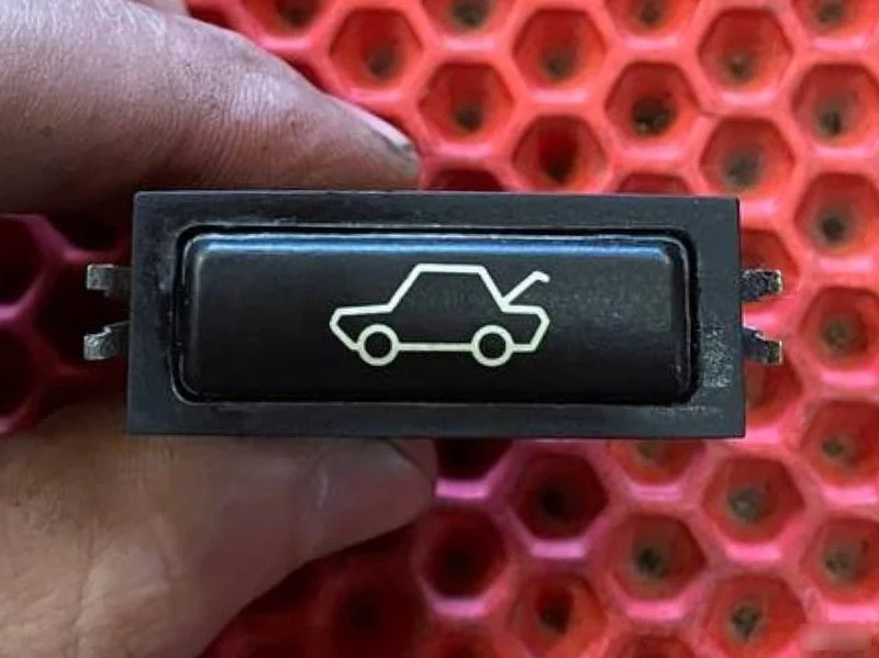Кнопка открывания багажника Bmw 5 1995-2000 61318365579 E39