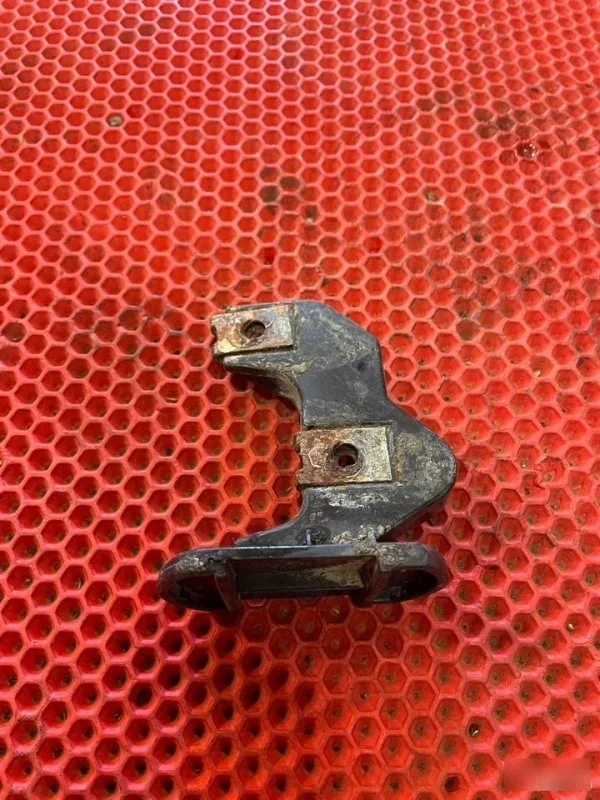 Кронштейн бампера Bmw 5 1995-2000 51118159361 E39, передний левый