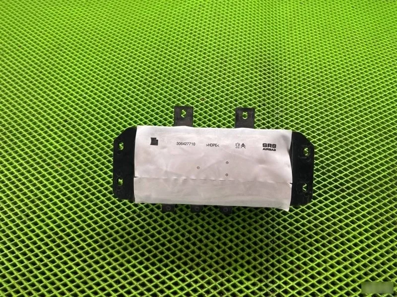 Подушка безопасности Citroen C4 2010-2016 9687158080 B7