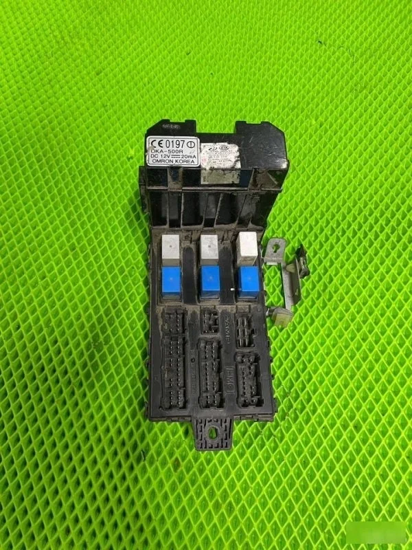 Блок предохранителей Hyundai Santa Fe 2000-2012 9118826105