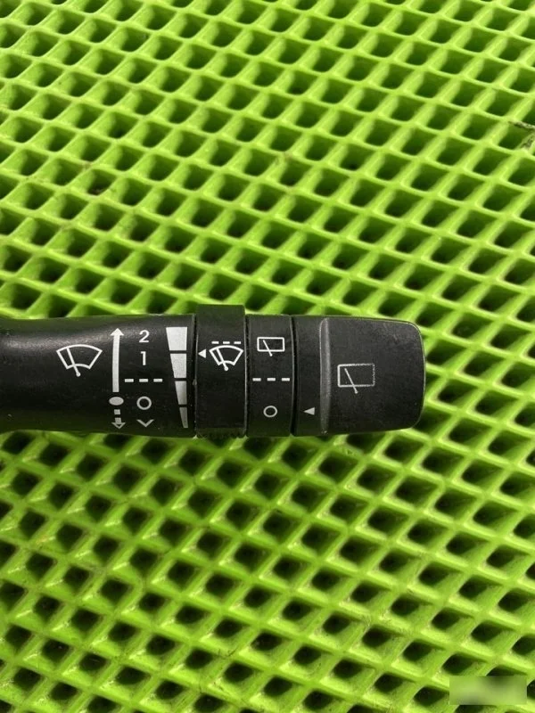 Переключатель подрулевой Kia Soul 1 2008-2011 934202K560