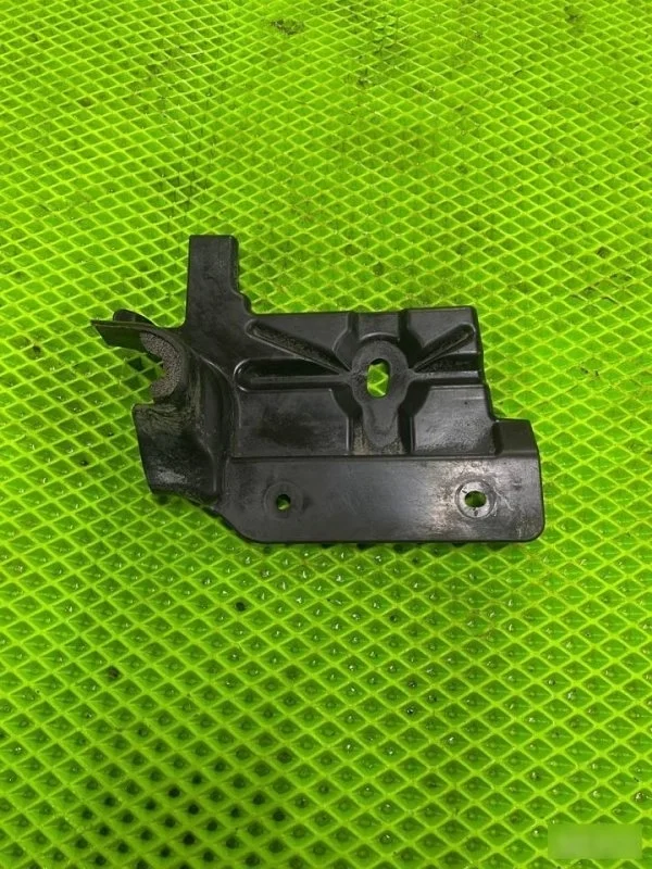 Дефлектор радиатора Lexus Gs 3 2007-2011 5315430150, левый