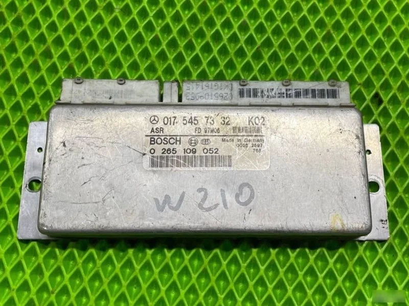 Блок управления ASR ABS Mercedes E 0175457332 W210