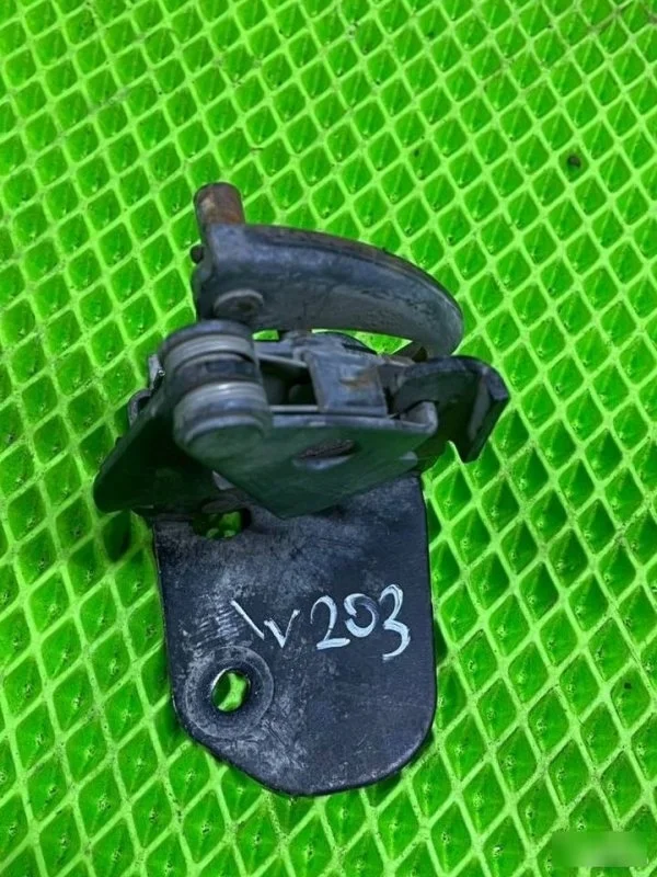 Замок капота Mercedes C 2000-2004 A2038800164 W203