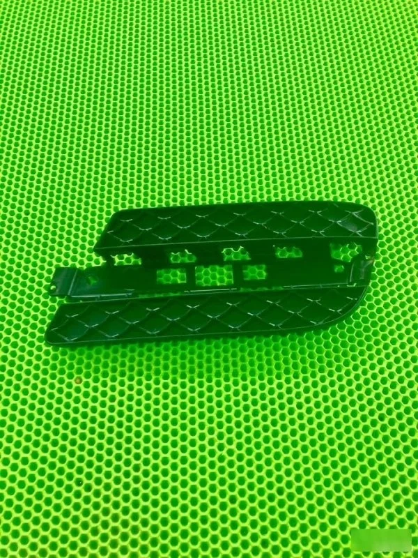 Накладка ПТФ Mercedes Gl 2009-2012 A1648847222 X164, правая