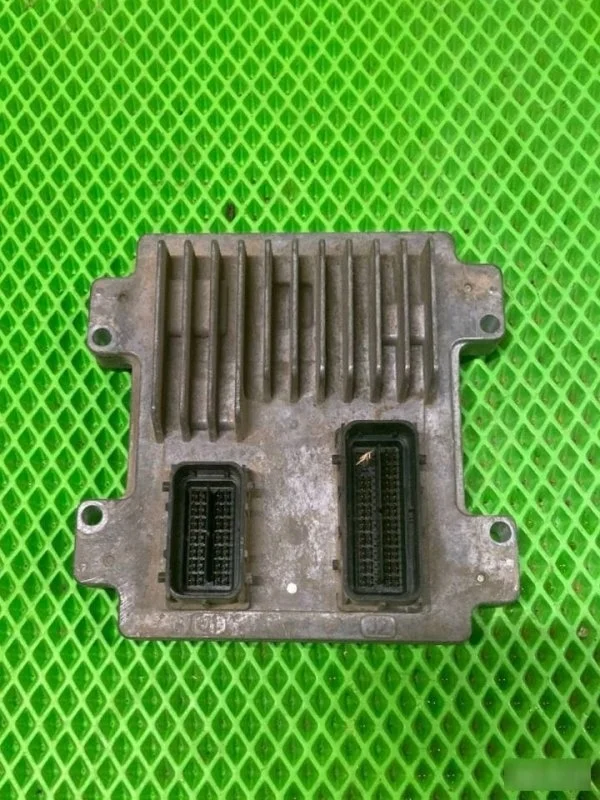 Блок управления двигателем Opel Astra J 2009-2012 12647212 A14XER