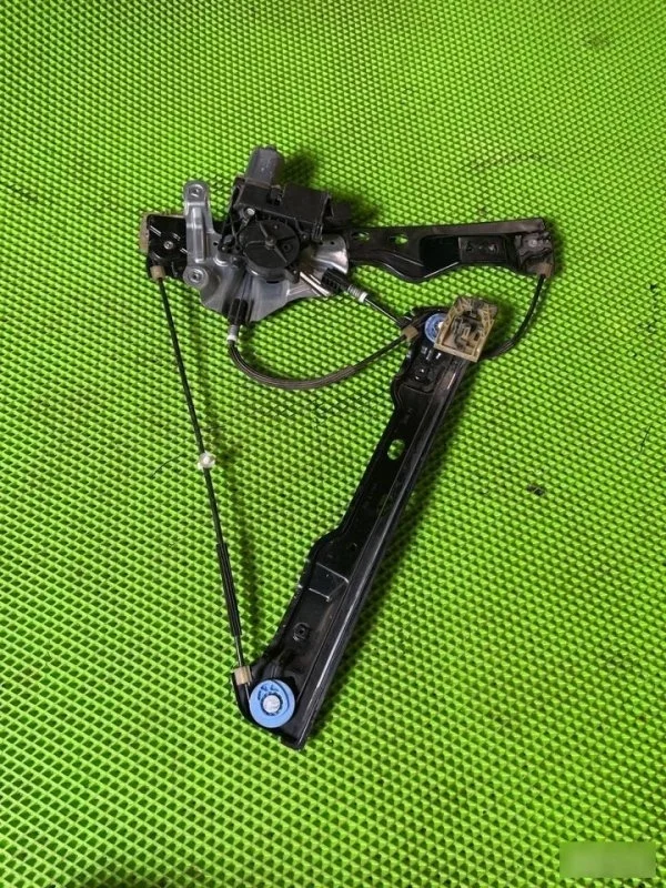 Стеклоподъемник Opel Astra J 2009-2012 13350757, передний левый