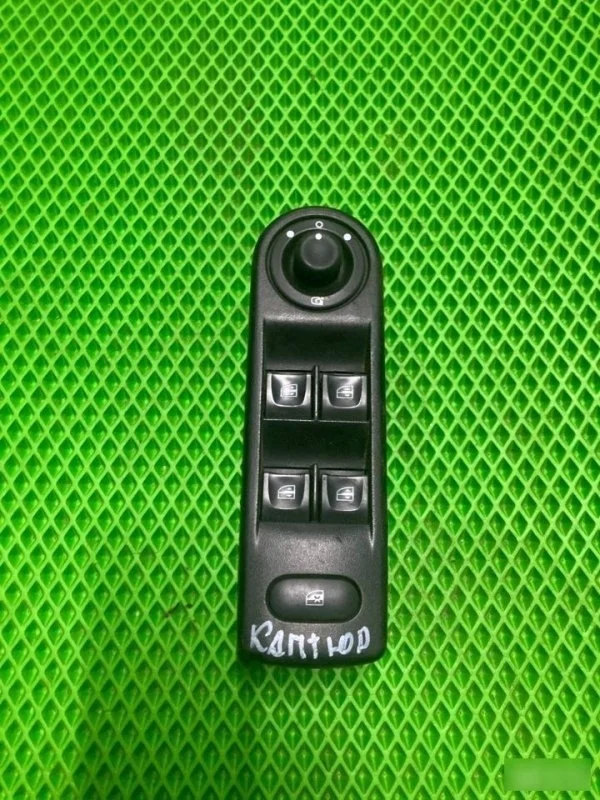Блок управления стеклоподъемниками Renault Kaptur 254118722R