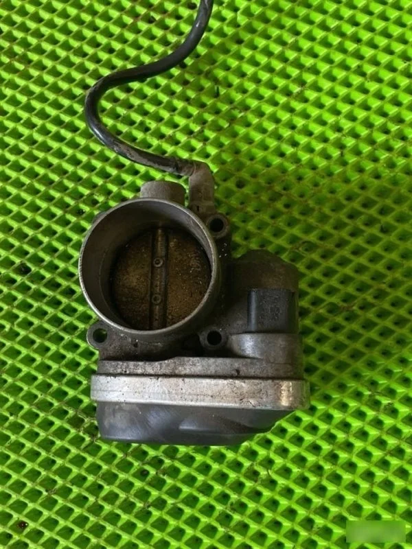 Дроссельная заслонка Renault Megane 2 2002-2006 8200190230