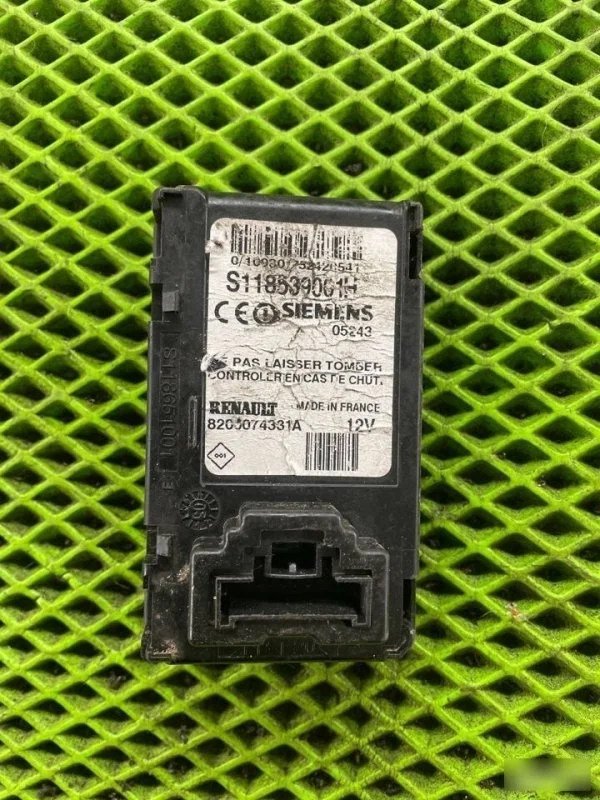 Замок зажигания Renault Megane 2 8200074331