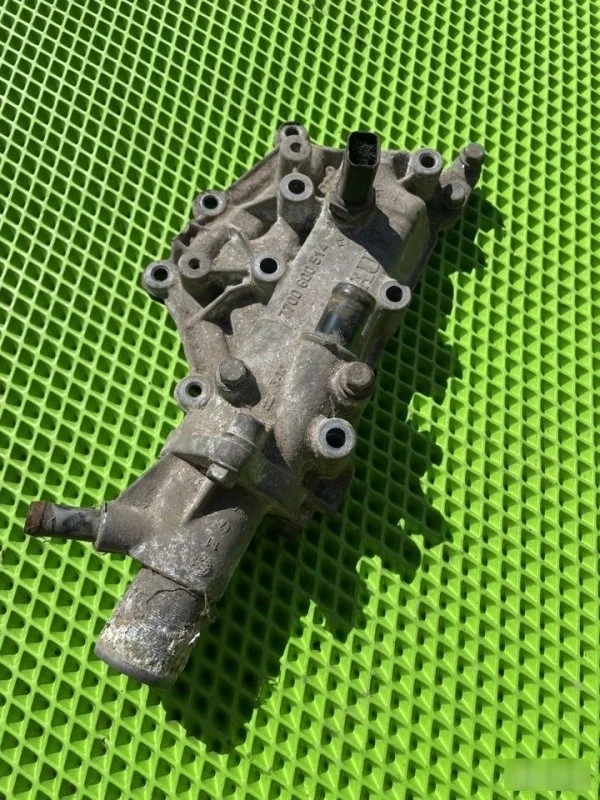 Корпус термостата Renault Laguna 1 7700600514