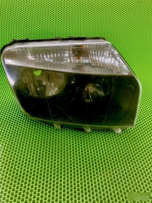 Фара Renault Duster 1 2010-2015 260101891R, правая