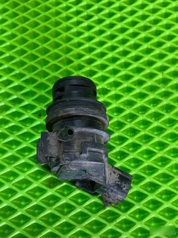 Насос омывателя Toyota Rav4 8533060160 XA20, задний