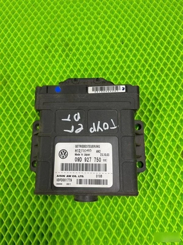 Блок управления АКПП Volkswagen Touareg 1 2002-2006 09D927750