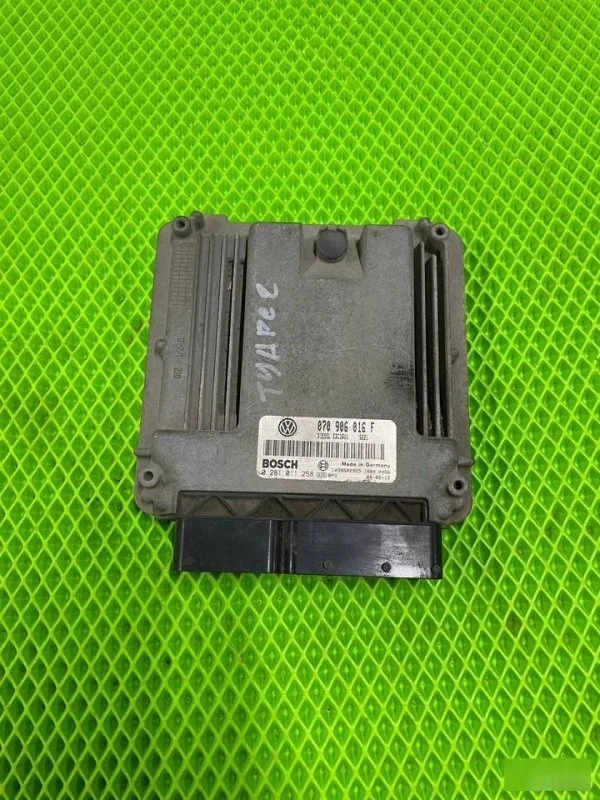 Блок управления двигателем Volkswagen Touareg 1 2002-2006 070906016 BAC