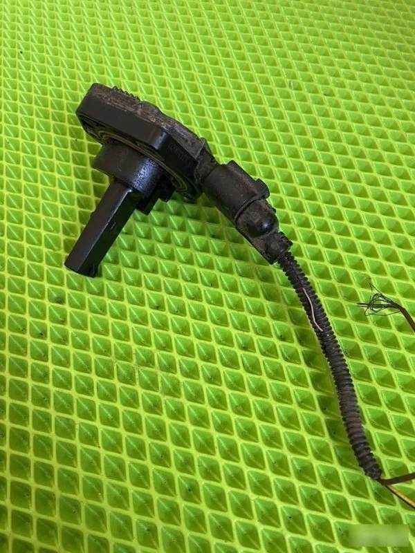 Датчик уровня масла Volkswagen Bora 6PR008079 A4 AVU