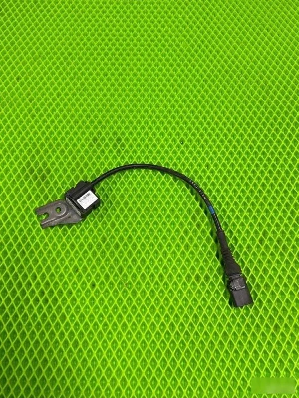 Датчик ускорения Volkswagen Touareg 1 2002-2006 7L0907673, задний