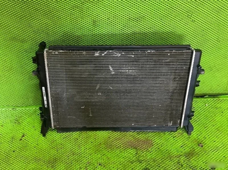 Радиатор основной Volkswagen Golf 6 1K0121251BN