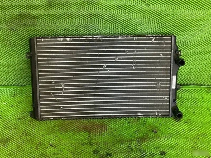 Радиатор основной Volkswagen Golf 6 1K0121253BB