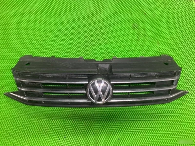 Решетка радиатора Volkswagen Polo 5 2015-2020 6RU853653