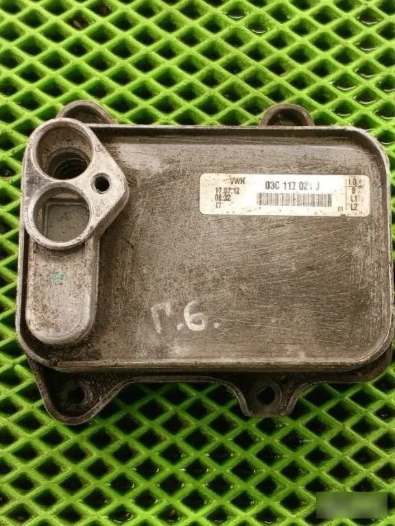 Теплообменник Volkswagen Golf 6 03C117021