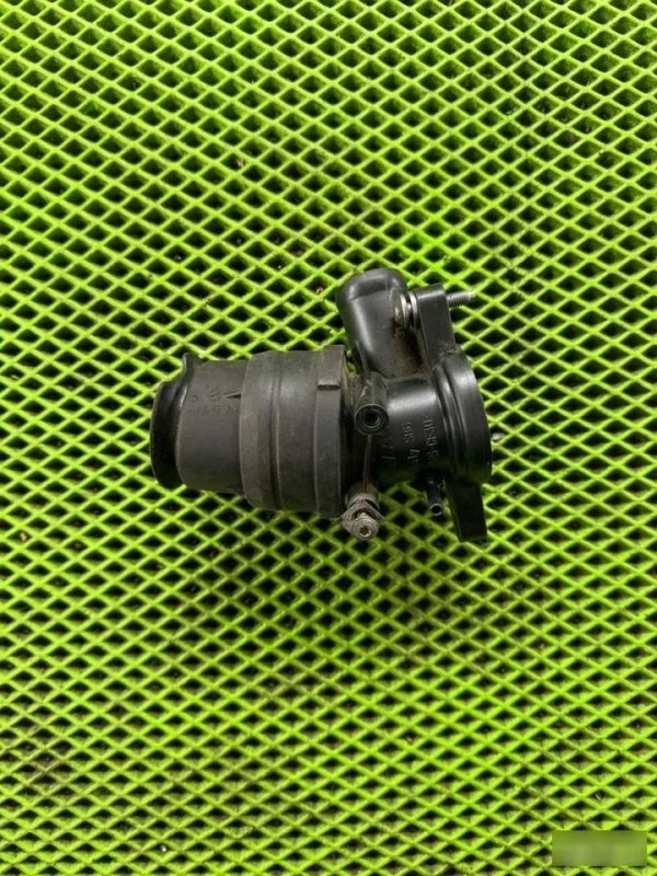 Фланец патрубок турбины Volkswagen Golf 6 03C129656