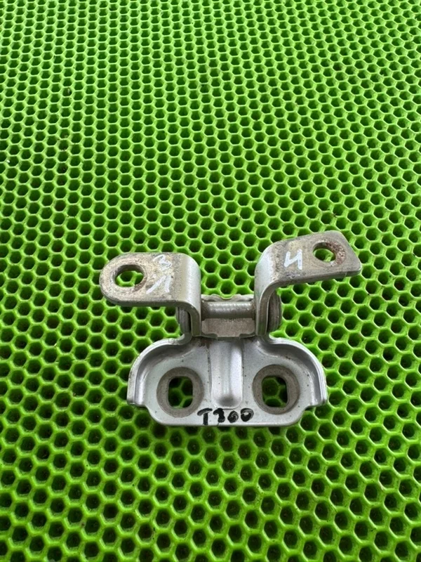 Петля двери Chevrolet Aveo T300 95493874, задняя левая