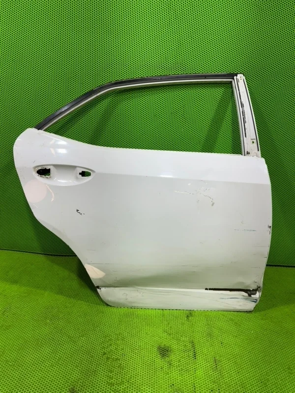 Дверь Toyota Corolla 180 6700302410, задняя правая