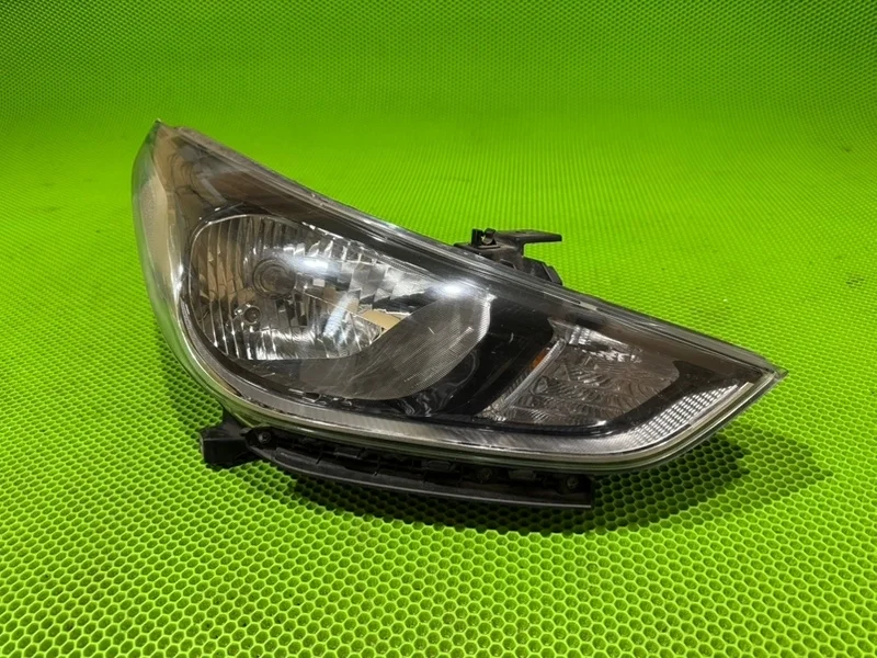 Фара Hyundai Solaris 2 92102H5000, правая