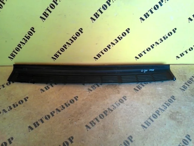 Накладка заднего бампера Toyota Land Cruiser 200 2008-2021 5216260040